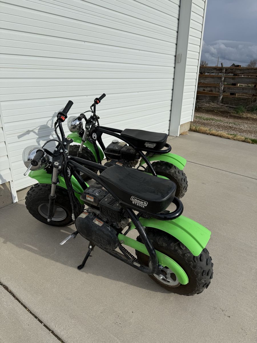 2 Coleman 200 Tote Goats