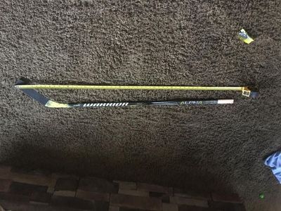 Hockey Stick Warrior Alpha QX Right Hand 30 grip Youth. (47")