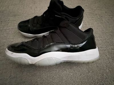 Jordan 11 space Jane size 11.5