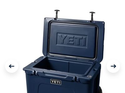 Yeti Wheeled Tundra Haul Cooler Navy.