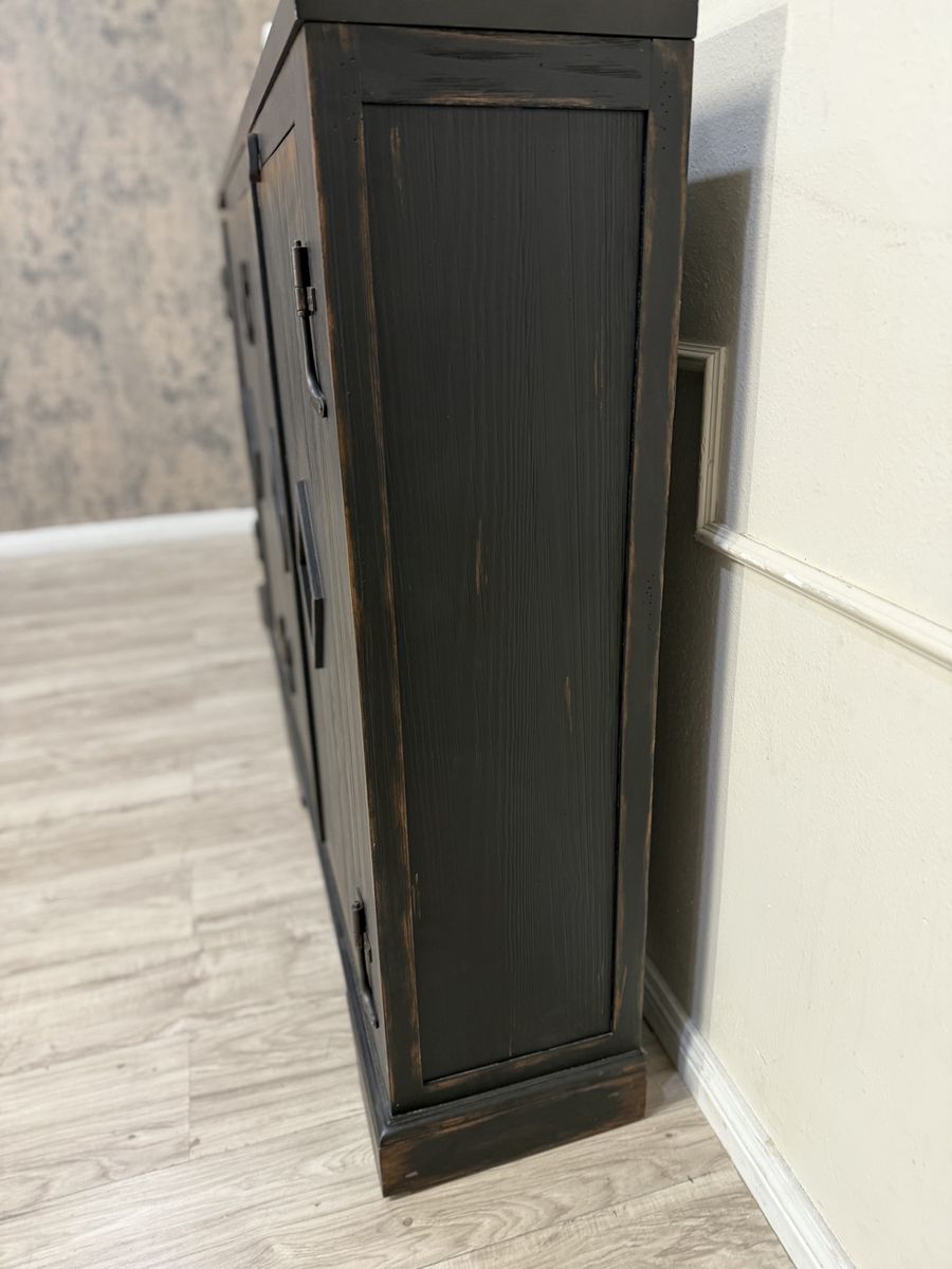 Main image 6