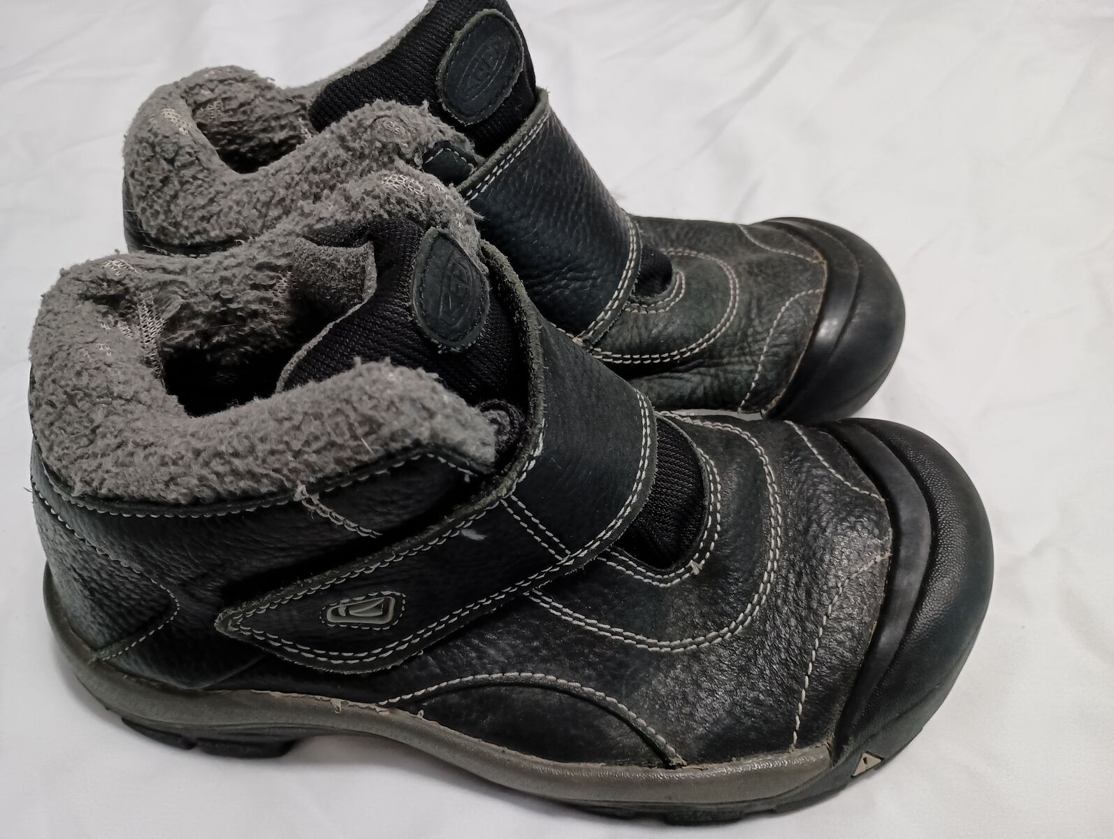 Boys size 4 keen winter shoes boots