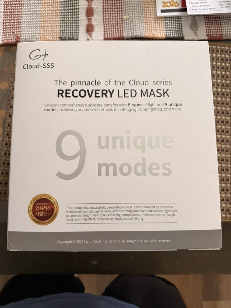 Cloud SSS 8 Color LED Face Mask Therapy