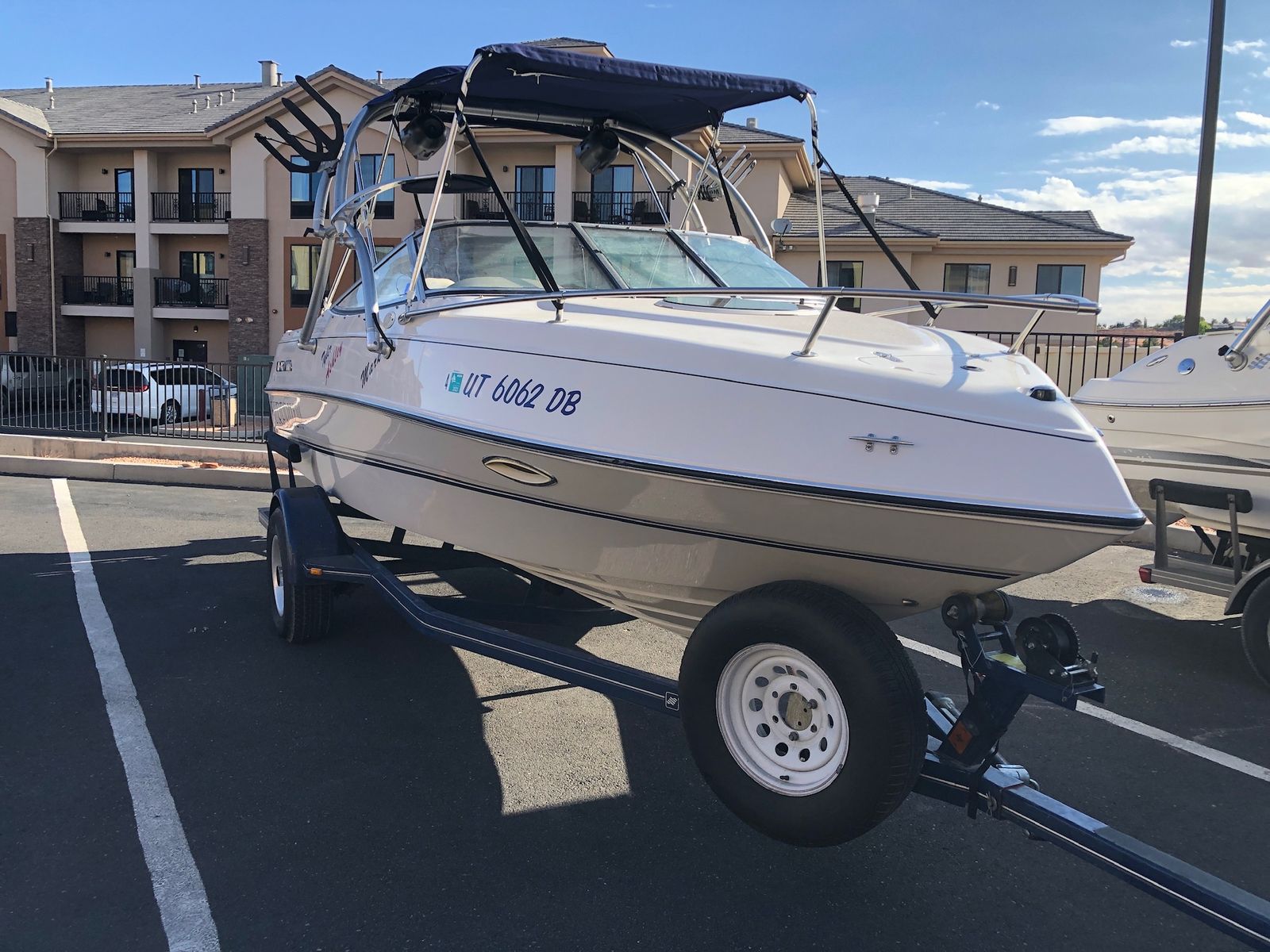 FourWinns cuddy & 225 HP Mercury Ooutboard