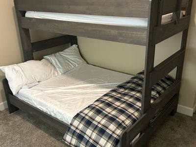 Twin over Full Bunk Bed - Driftwood Farmhouse - 2nd home, rarely slept in!