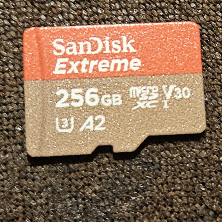 SanDisk Extreme 256GB microSDXC Memory Card with Adapter U3 A2 V30