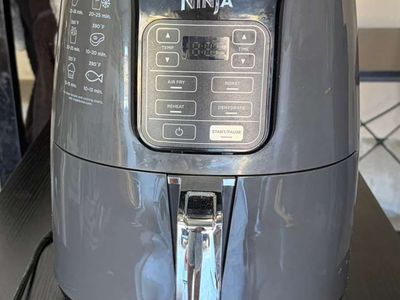 Ninja AF101 Air Fryer - 3.8 QT, 4-in-1, Roast, Reheat, Dehydrate - Grey