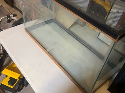 29 Gallon Glass Aquarium / Reptile Tank w/ Screen Lid