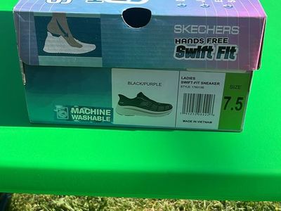 Skechers Hands Free Swift Fit Sneaker Black/Purple Size 7.5