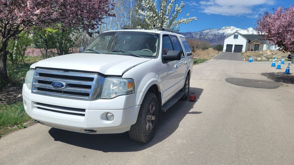 2013 ford expedition part out.