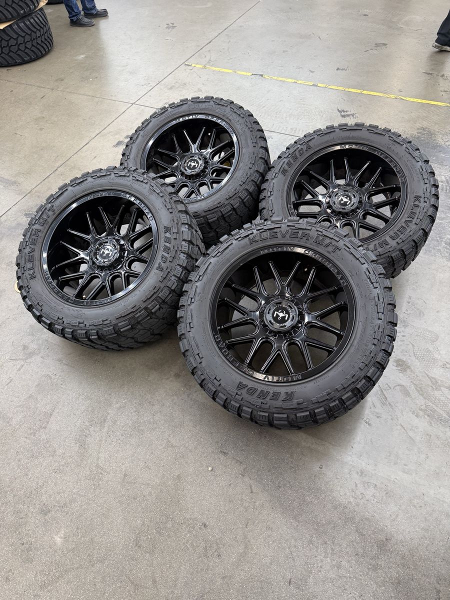 20x10 motiv Offroad wheels/ 295/60/20 tires 6x135