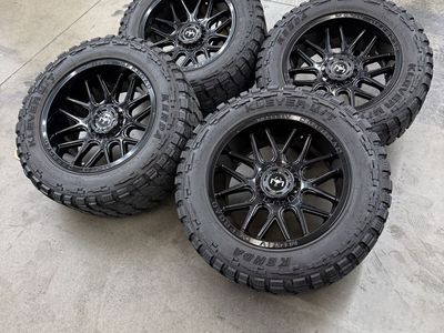 20x10 motiv Offroad wheels/ 295/60/20 tires 6x135