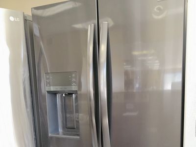 NEW 28 cf Black Stainless French Door~1 Year Factory Wrranty