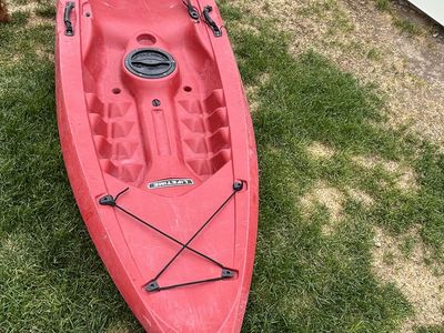 Lifetime Tamarack 120 Kayak - includes paddle.
