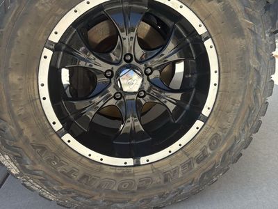 5x127 18” helo wheels with 35” tires