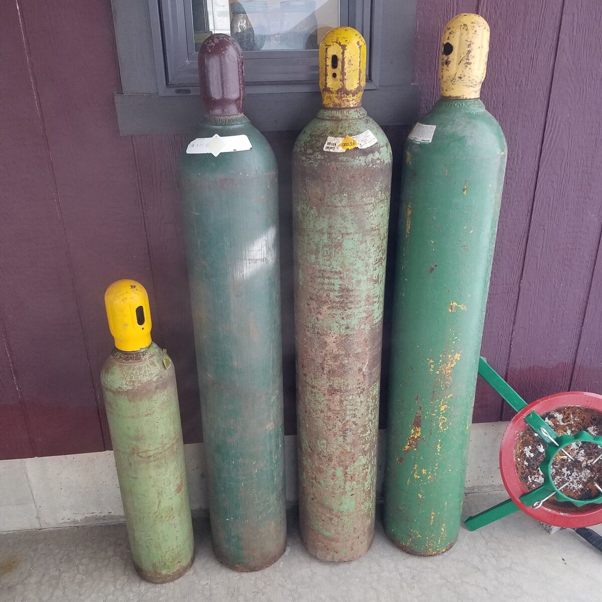 Large 244 CF Oxygen Tanks for Welding