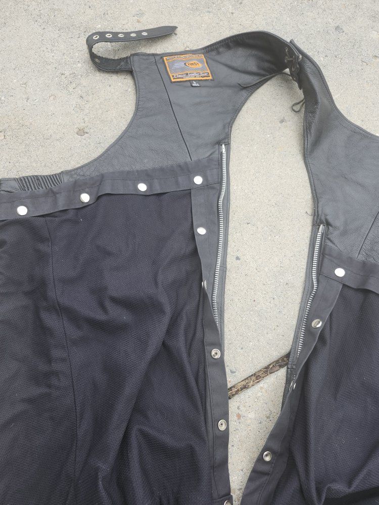First Classic Leather Gear Black Leather Motorcycle Chaps - Size Large
