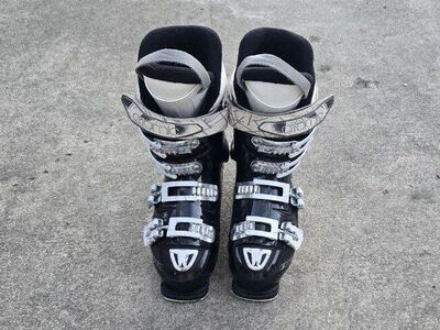 Women's Atomic Hawx Ski Boots Sz. 6-6.5 Mondo 24