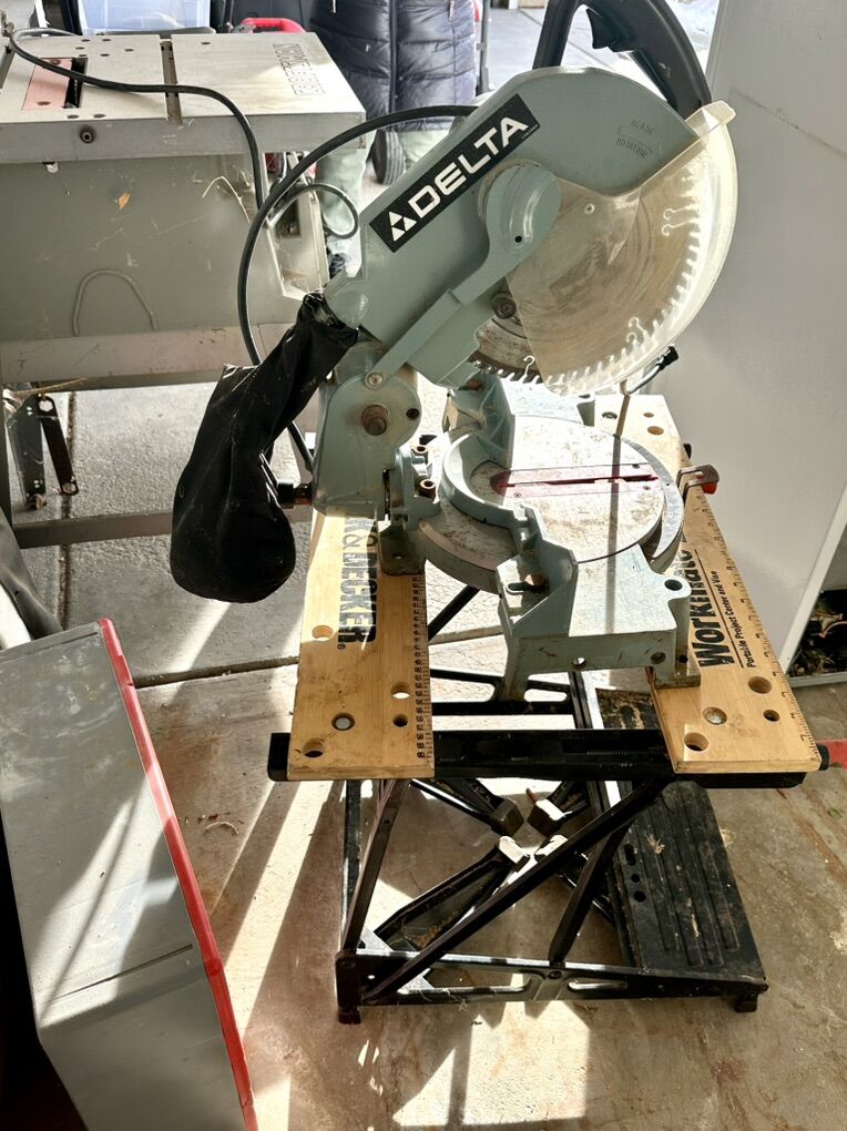 Delta Miter Saw With Black & Decker Work Table