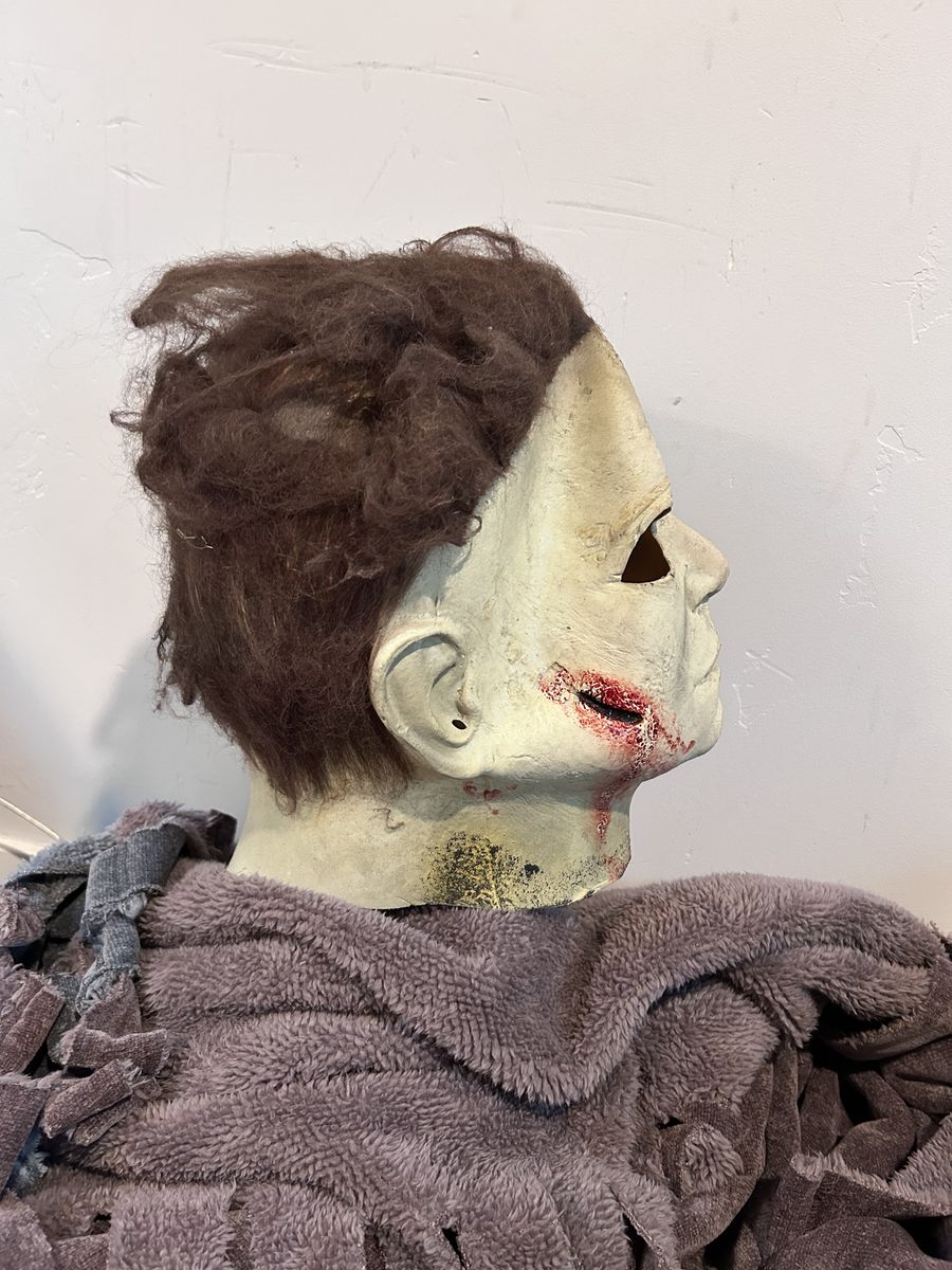 Main image 4