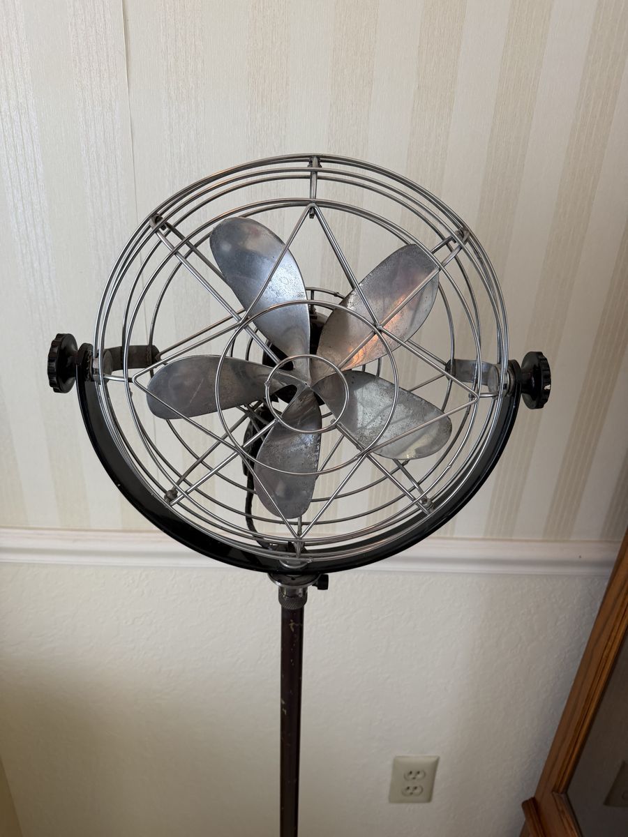 Antique Roto-Beam Art Deco Industrial Pedestal Floor Fan $250 cash/venmo in Provo