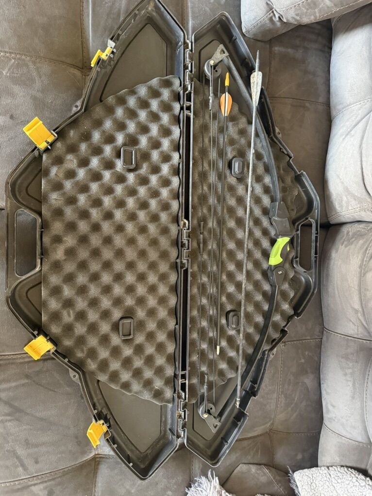 Barnett Lil Banshee Youth Bow Setup, Only $25