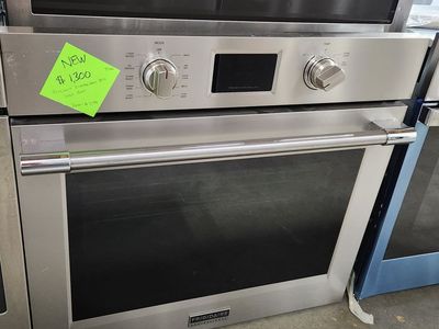 BEAUTIFUL BRAND NEW! FRIGIDAIRE PROFESSIONAL 30" SINGLE WALL OVEN!
