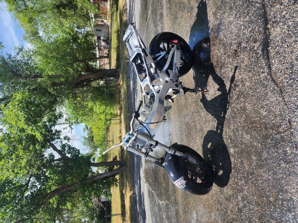 CBR900RR PART OUT OR COMPLETE SELL