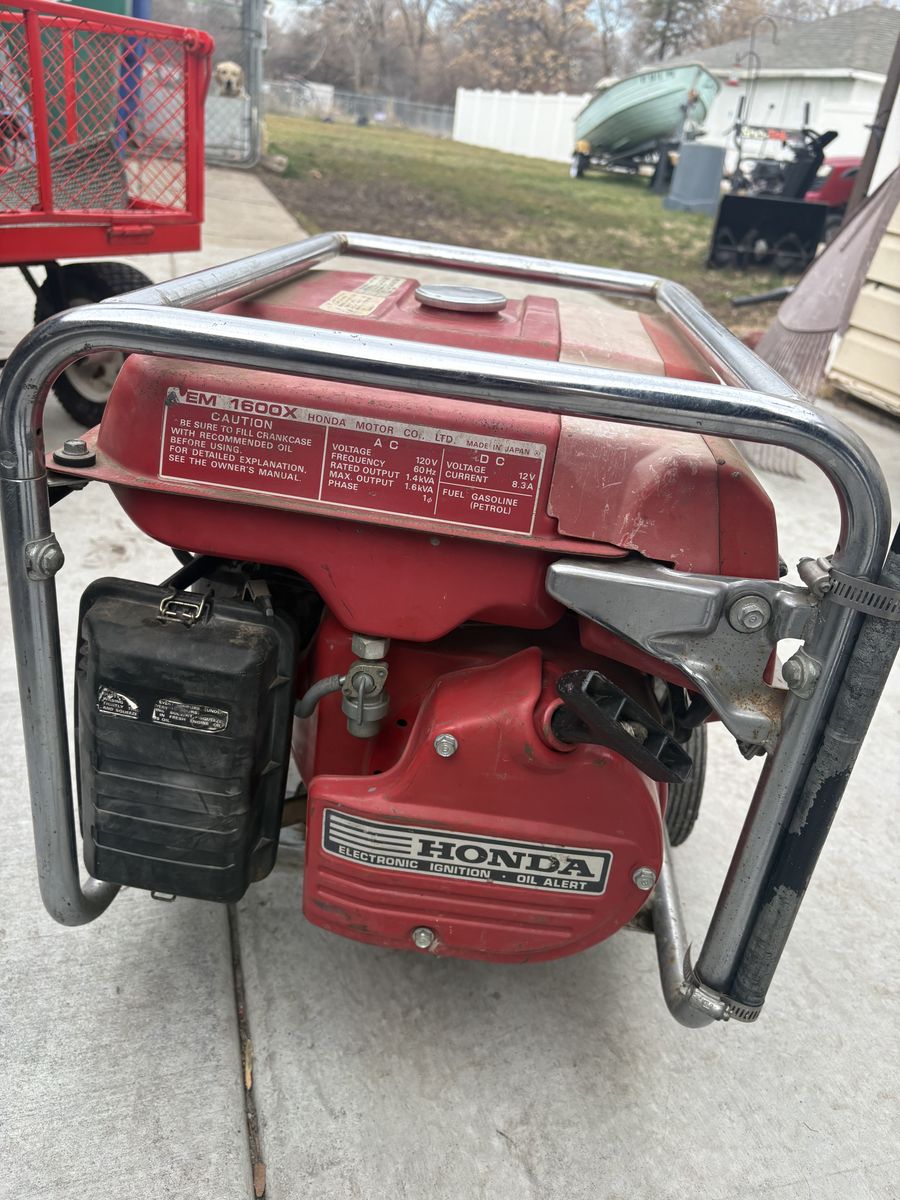 HONDA 1600 Generator ( Works Great )