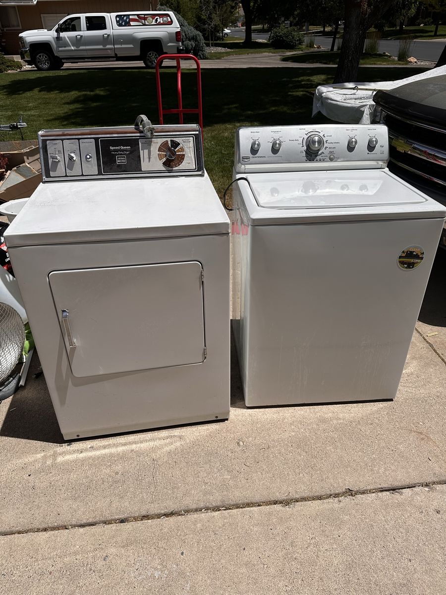 Washer dryer set