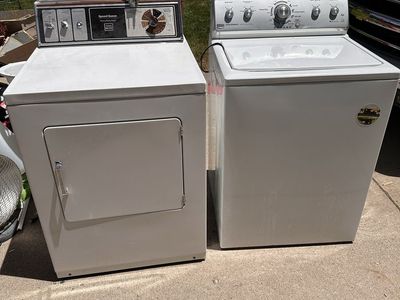 Washer dryer set