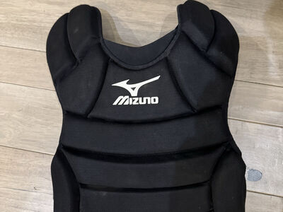 Mizuno Catchers Chest Pad Ages 6-12