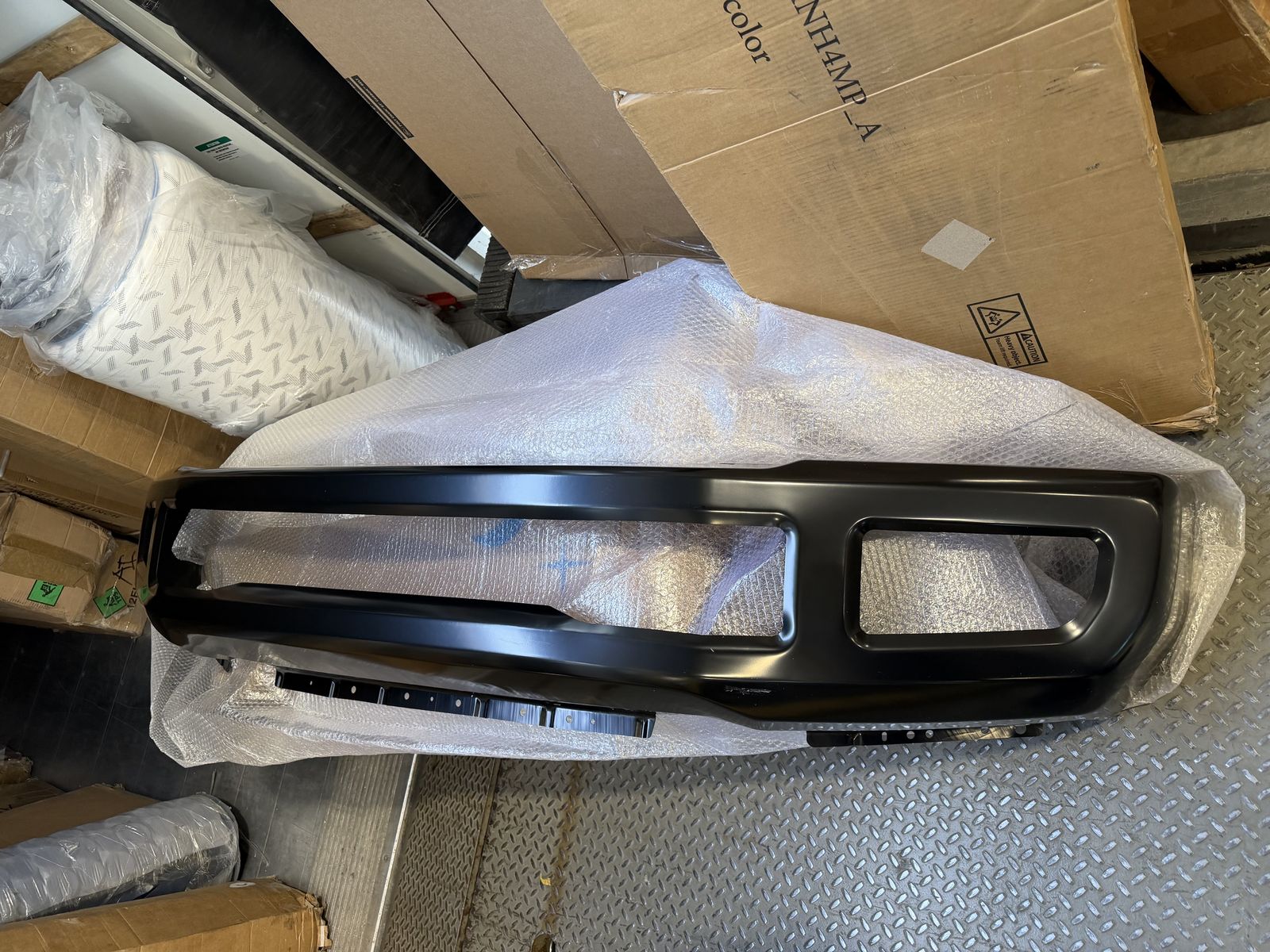For 17-19 Ford F-250 F-350 Super Duty Front Bumper W/Fog Lamps Holes Black