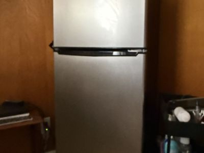 Galanz Stainless Steel Top-Freezer Refrigerator