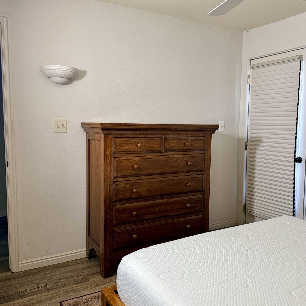 Main image 6