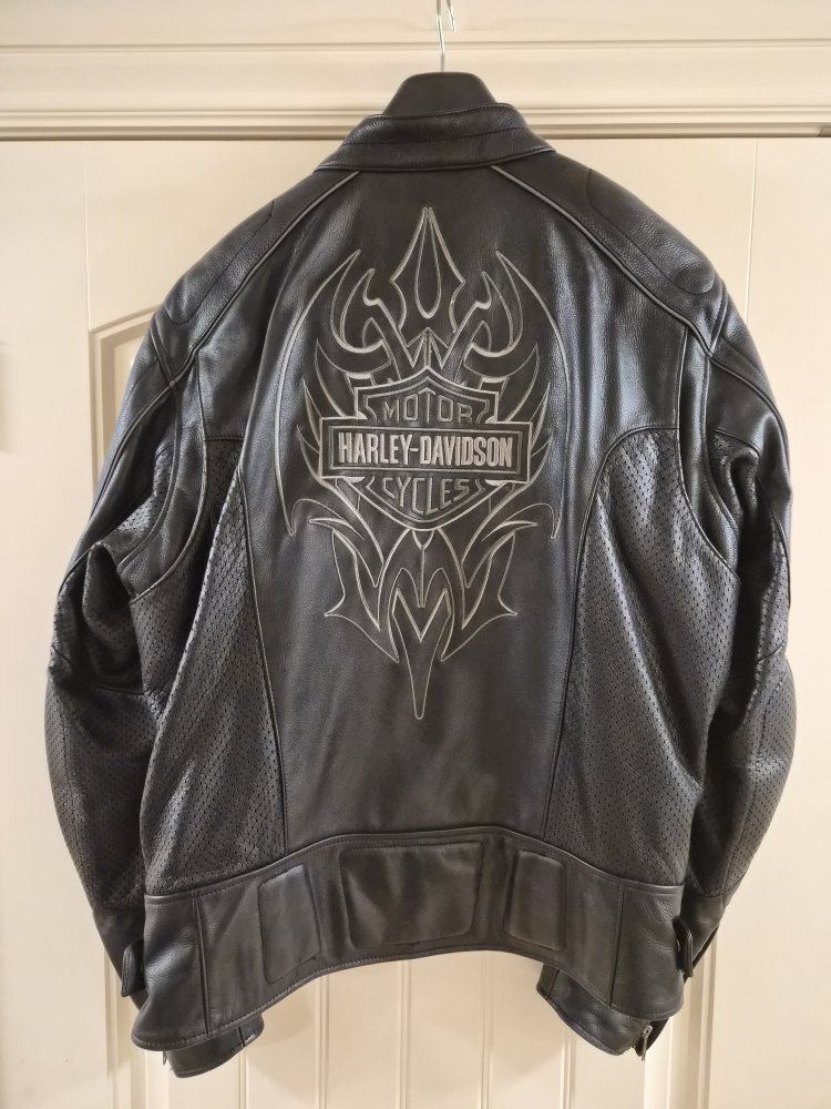 Hey Davidson leather riding jacket size XL.