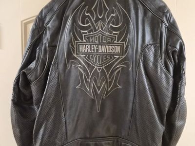 Hey Davidson leather riding jacket size XL.