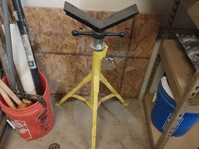 Heavy duty adjustable jack stand
