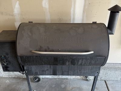 Traeger Pro Pellet Smoker