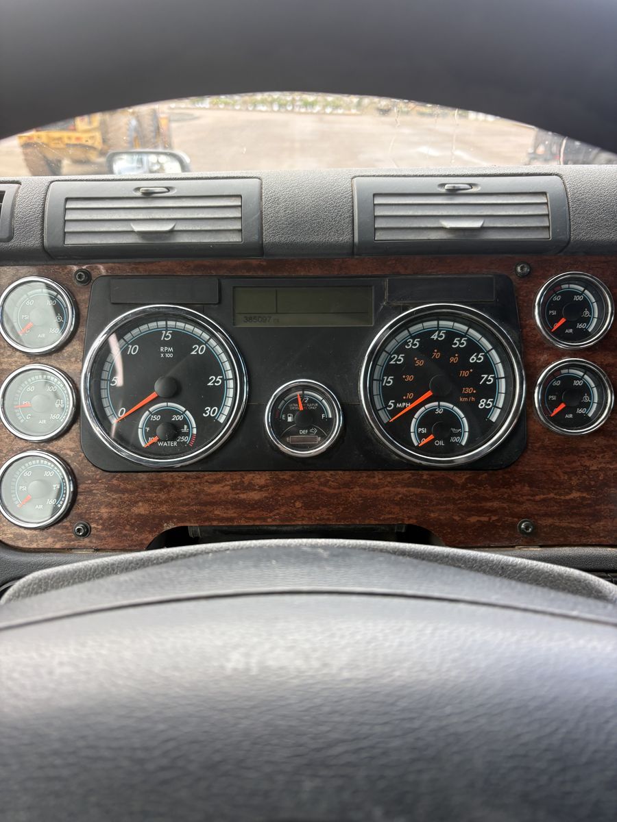Main image 8