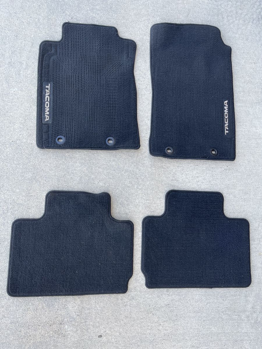 2013 Toyota Tacoma, Access Cab, OEM Floor Mats
