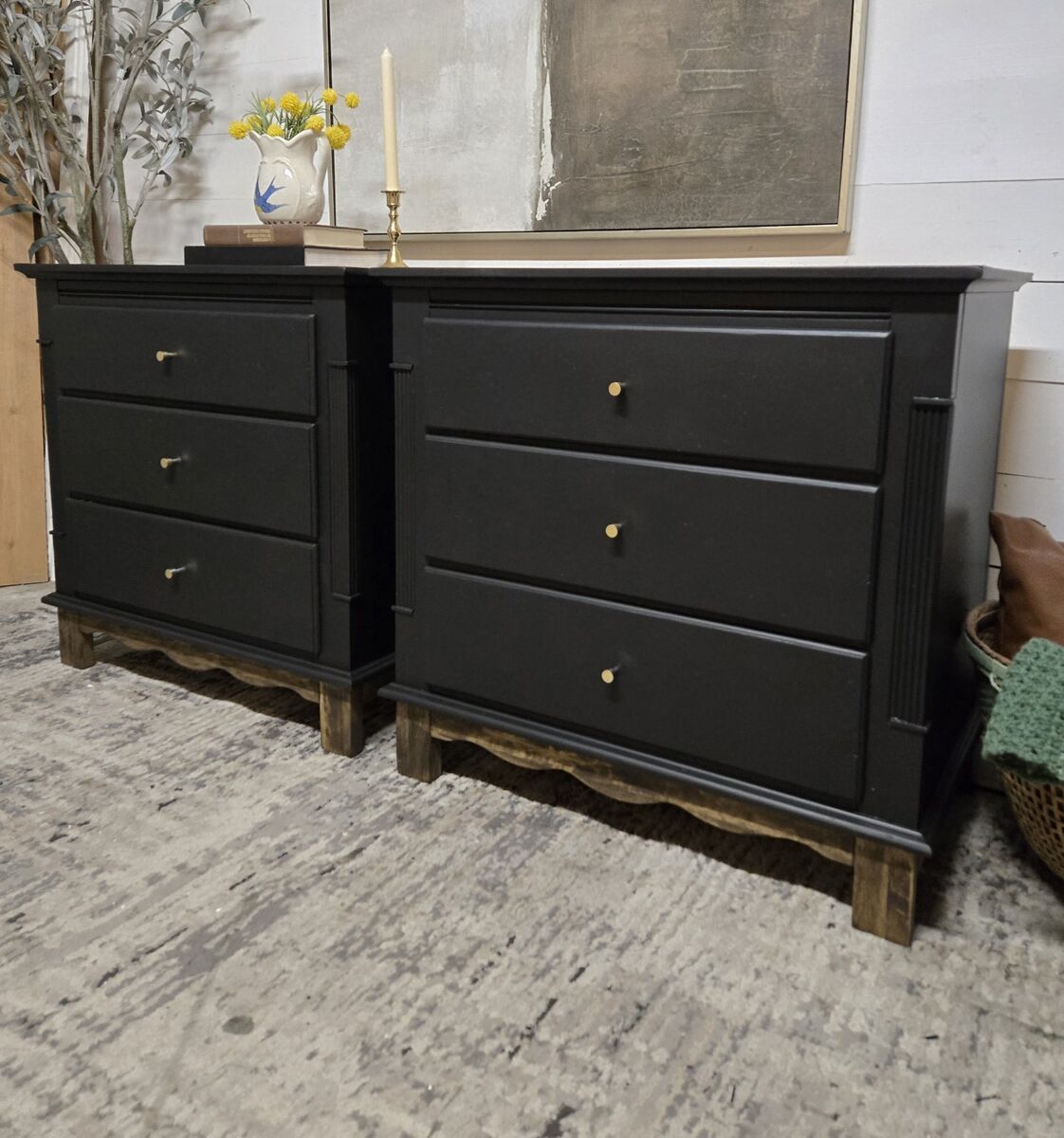 Gorgeous Black Nightstands