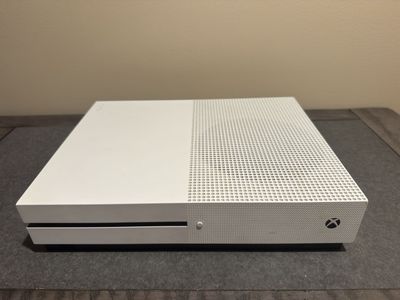 Xbox One S 500GB – White Console + Controller + Cords