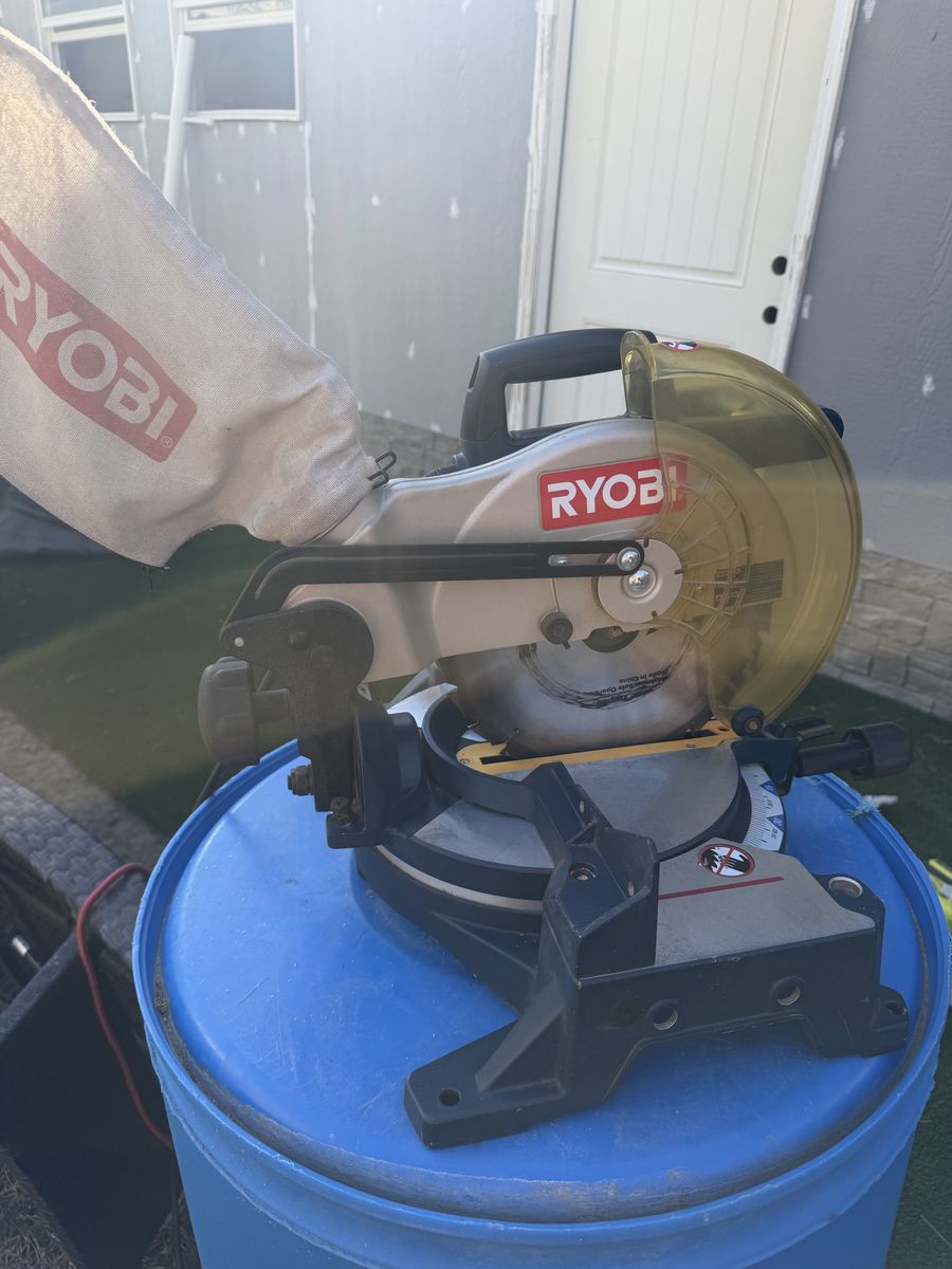 Ryobi 10” Compound Miter Saw TS1341 – Great Working Condition