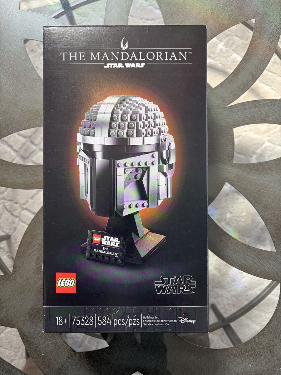 LEGO Star Wars The Mandalorian Helmet Collection Set 75328 - 584 pcs