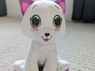 Crayola Deluxe Color N Plush Cat