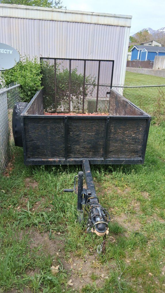 Utility Trailer with Mesh Ramp 8 ft.