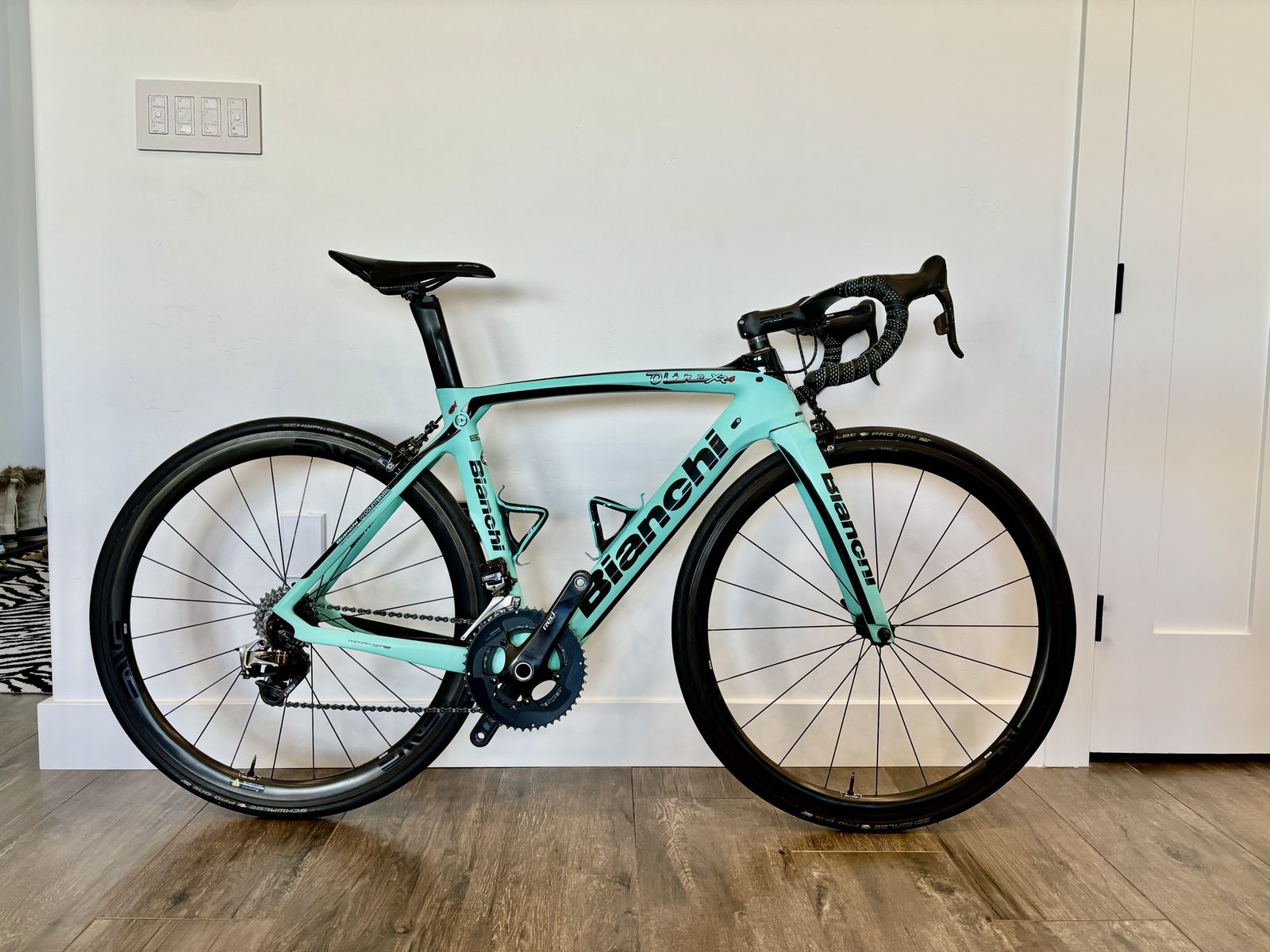 Bianchi Oltre XR4 SRAM Red eTap 53cm