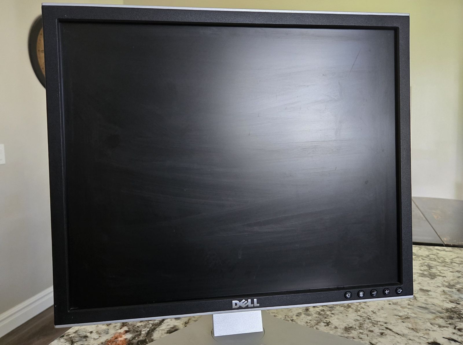 Dell 19" Monitor - Model 1907FPT