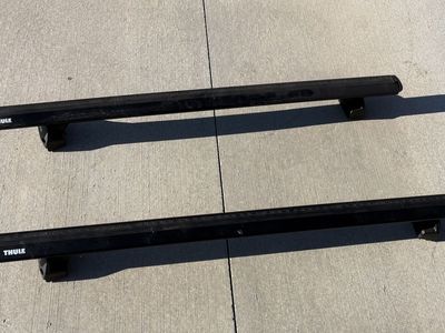 Thule cross bars for travel carrier